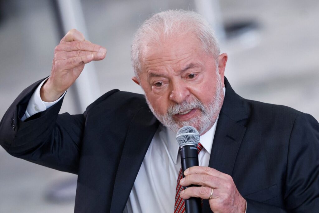 Lula participa de encontro com centrais sindicais